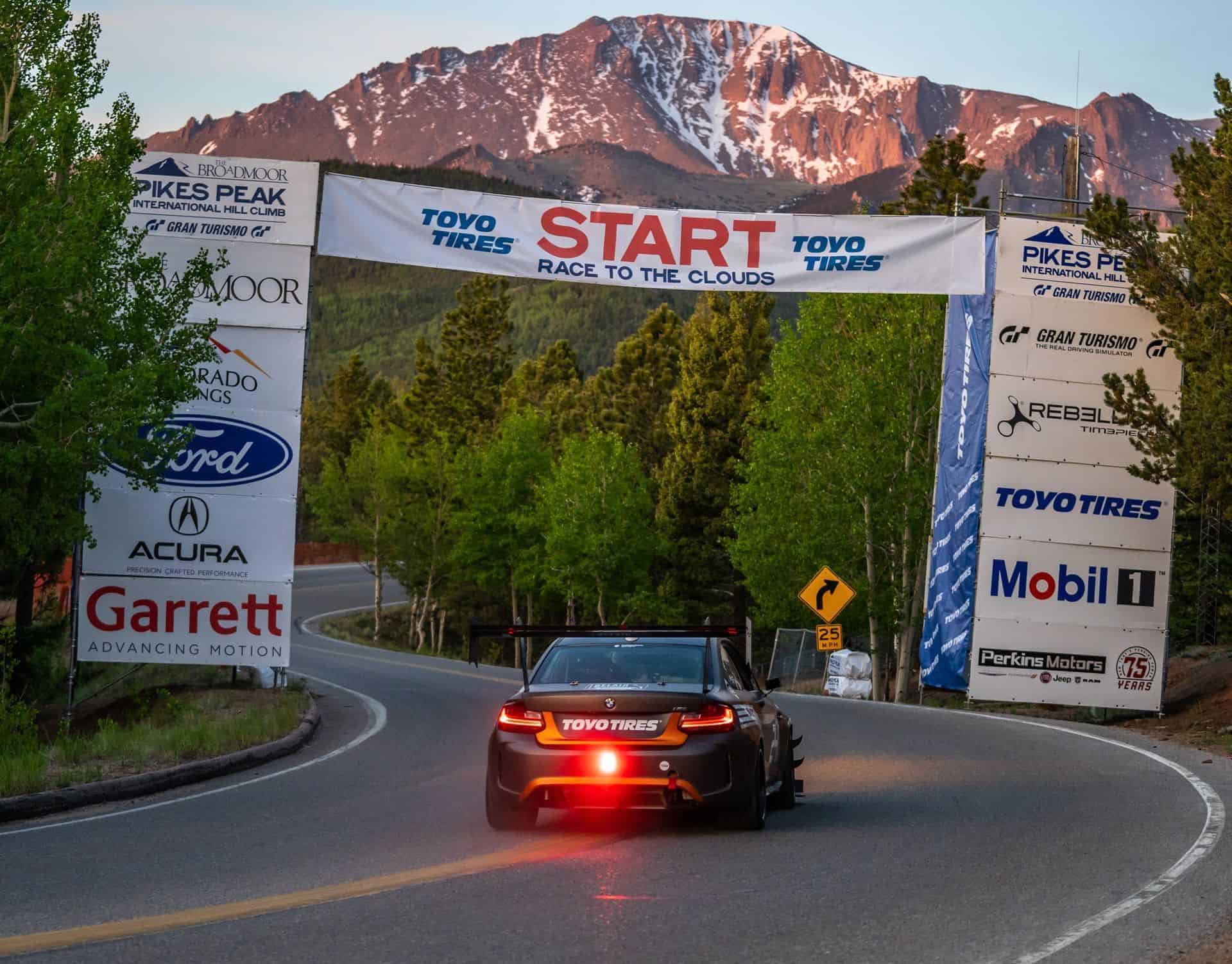 BMW M2 de Tyspeed pour la course de Pikes Peak