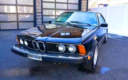 Cette BMW M6 de 1987, laissée à l’abandon pendant 25 ans, renaît grâce à une rénovation spectaculaire orchestrée par ses fils