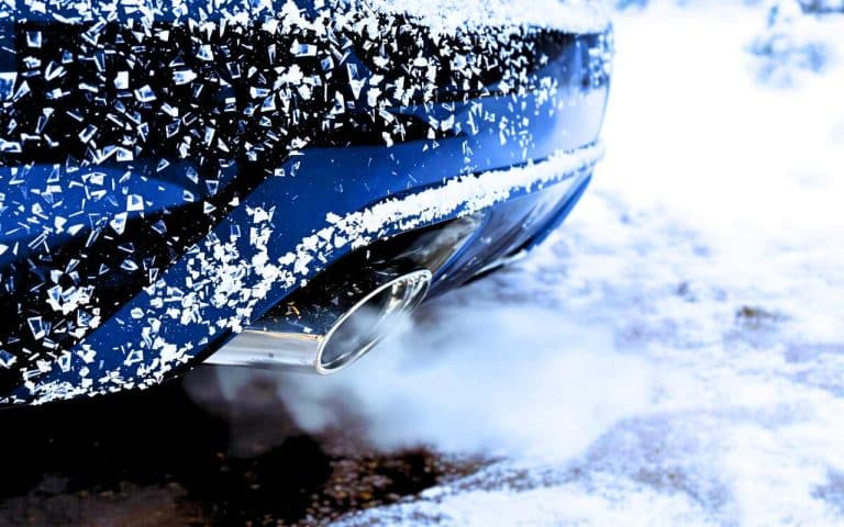 Cette habitude hivernale adoptée par des millions d&rsquo;automobilistes gaspille du carburant et use prématurément votre voiture