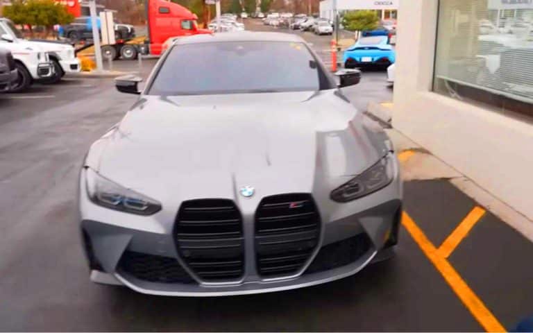 Cette BMW M4 vendue après une négociation tendue… et une blague finale qui a surpris tout le monde