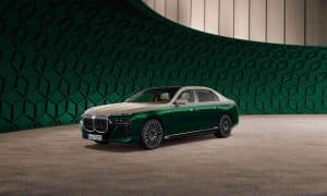 Ce modèle de BMW 7 Series bouleverse les conventions avec un mélange de couleurs inédit et audacieux