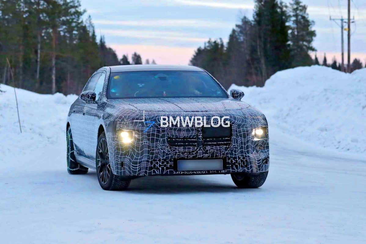 Cette BMW 7 Series de 2027 métamorphosée : des changements colossaux se cachent sous son camouflage mystérieux