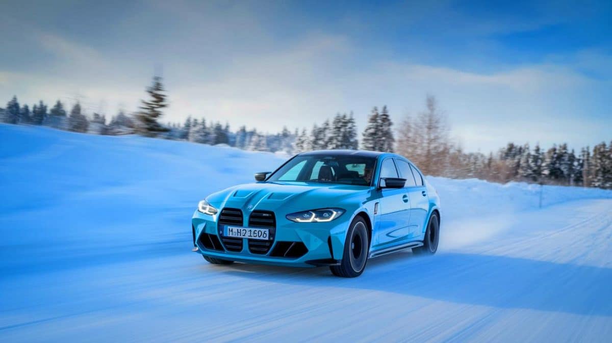 Cette BMW M3 électrique, furtive comme un fantôme, redéfinit la performance silencieuse sous la neige scandinave