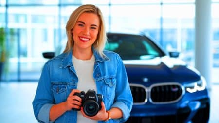 « De l’usine à la célébrité » : cette ex-employée de BMW cartonne en ligne avec ses vidéos auto vues par des millions « De BMW aux stars du web » : Lucy sur Cars transforme sa passion en une carrière fulgurante de critique automobile