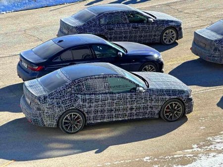 Deux bolides futuristes en action : la BMW 3 Series 2027 et l’i3 se dévoilent ensemble sur route