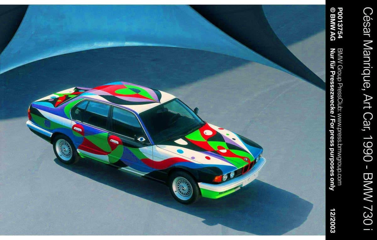 « Un chef-d&rsquo;œuvre roulant » : cette BMW 7 Series de 1990, véritable toile d&rsquo;art sur roues, s&rsquo;invite au prestigieux musée de BMW pour émerveiller les passionnés