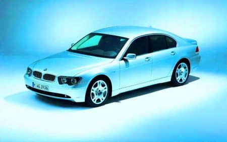 « Un prix qui dépasse l&rsquo;entendement » : cette BMW 7 Series vaut moins que sa propre pompe à essence