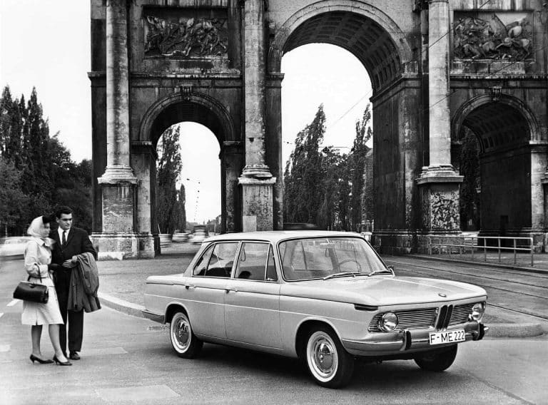 « Une bête domptée » : cette première BMW Neue Klasse réinvente la route avec un mélange explosif de puissance et de style