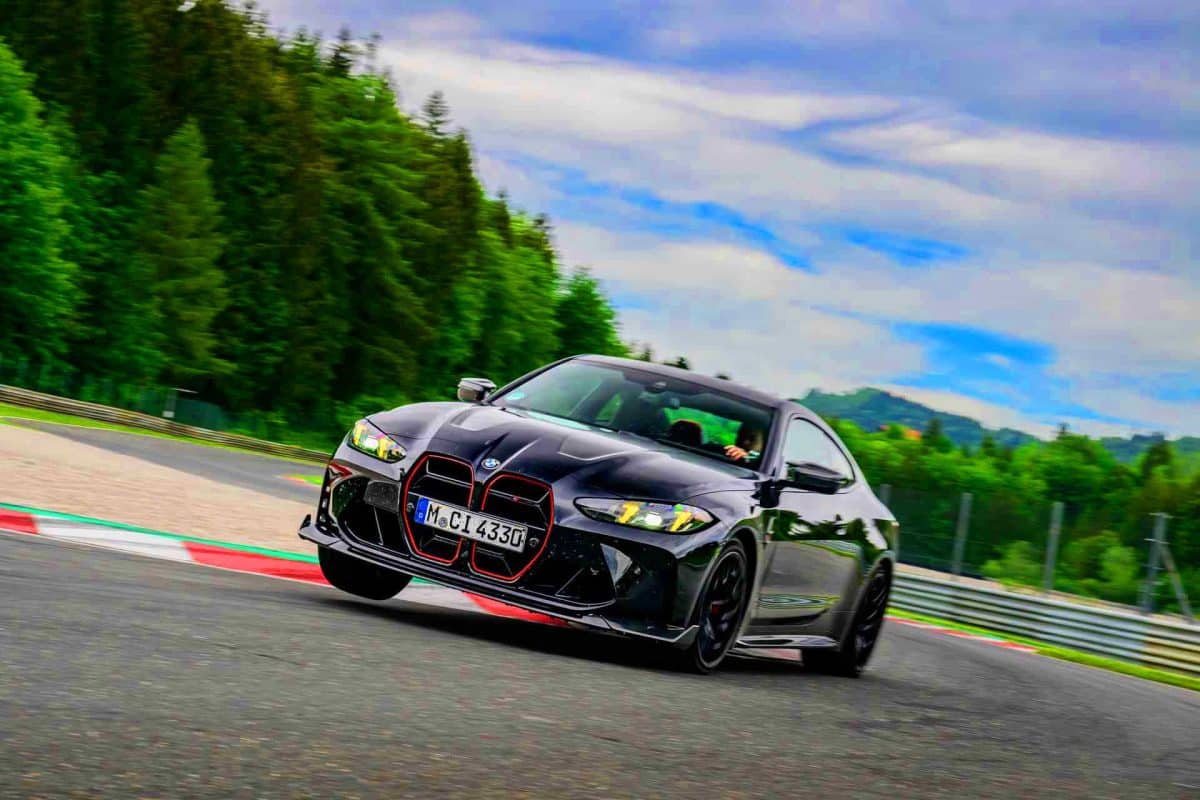 « Une victoire spectaculaire » : cette BMW M4 CS surpasse la Porsche 911 GTS dans un duel de vitesse historique « Une victoire spectaculaire » : cette BMW M4 CS surpasse la Porsche 911 GTS dans un duel de vitesse historique