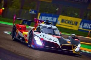 BMW défie tous les pronostics : déchaînement total à Imola, course effrénée pour le podium en Hypercar et LMGT3