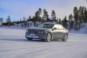 BMW i3 Electric Sedan Prototypes : des espions capturent des images stupéfiantes de voitures futuristes qui bouleverseront le monde de l’automobile