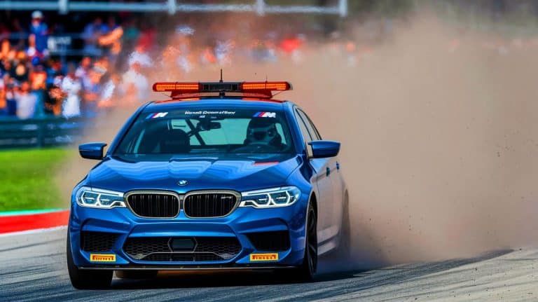 « Course folle à Austin » : cette BMW M5 officielle de la MotoGP pulvérise tous les pronostics en s’écrasant violemment sur le circuit de COTA