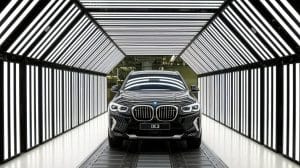« Le géant de Debrecen entre en scène » : cette usine BMW marque un tournant historique avec la production de la BMW iX3 Neue Klasse