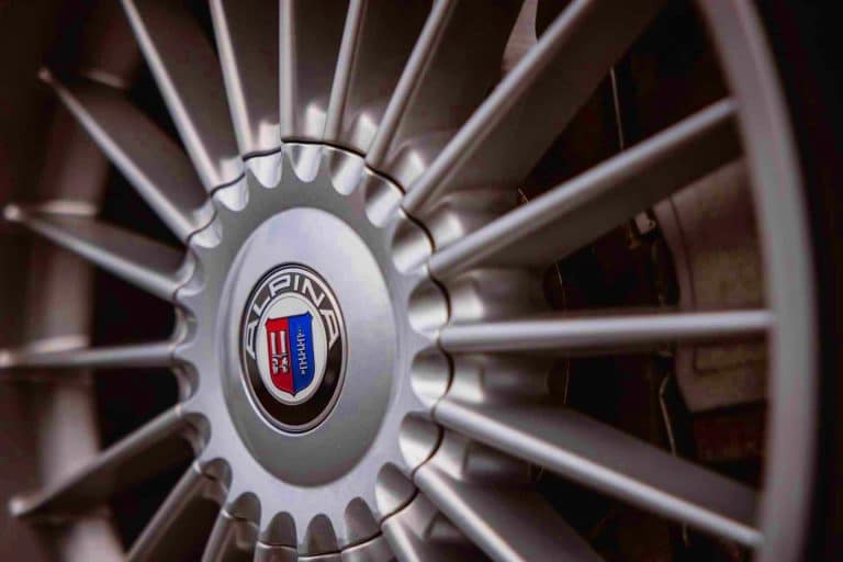 L&rsquo;ALPINA B12 5.7 Coupe incarne l&rsquo;apogée des années 1990 chez BMW : un chef-d&rsquo;œuvre automobile à couper le souffle, incontournable et rare