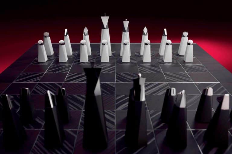 « Nous avons repoussé les limites » : le jeu d&rsquo;échecs Rolls-Royce, une année entière pour créer la merveille absolue du luxe et de la stratégie