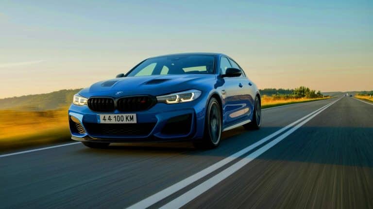 « Son moteur est indestructible » : une consommation dérisoire de 4,4 l/100 km et 10 ans de garantie font trembler le marché auto