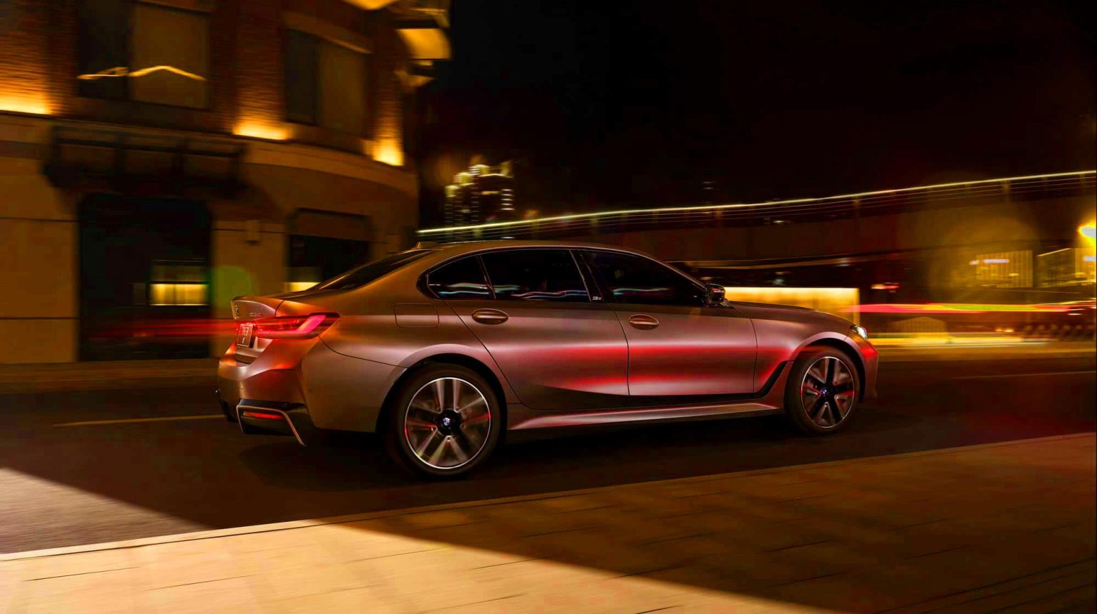 Illustration de la BMW Série 3 50 Years Edition avec des caractéristiques uniques pour le marché chinois (création par IA, illustration non réaliste). Crédit : Ideogram.