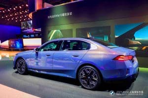 Une Révolution Automobile Dévoilée : Cette BMW Série 5 Étirée Fait Sensation À Auto Shanghai Et Redéfinit Le Luxe Routier En Chine