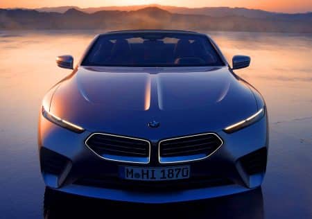 Illustration de la BMW 3.0 CSL et du concept Skytop en édition limitée (création par IA, illustration non réaliste). Crédit : Ideogram.