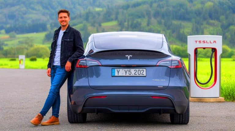 « Il fait rouler sa Tesla à l’essence » : ce propriétaire a contourné toutes les limites du Model Y