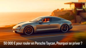 Illustration de la Porsche Taycan 2021 en mouvement sur une route côtière.