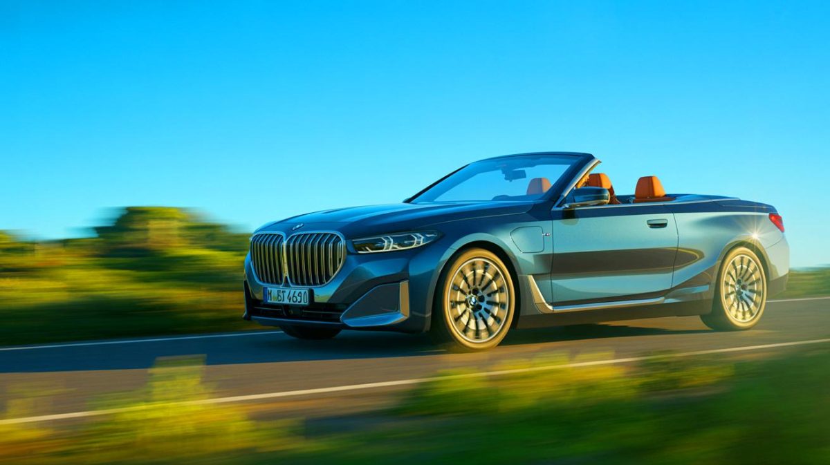Illustration de la BMW Skytop, cabriolet de luxe en édition limitée. Image réalisée par IA.