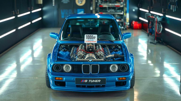 « Son rugissement est irréel » : venez écouter dans notre vidéo cette BMW E30 V8 de 1 000 chevaux sortie d’un garage américain