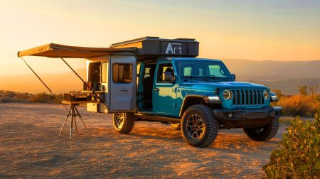 Illustration de l'innovant concept ARTT de micro-camper basé sur le Jeep Wrangler 4xe.