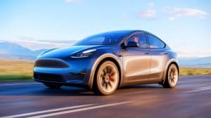 Illustration de la Tesla Model Y Juniper 2025 démontrant ses performances à faible niveau de batterie. Image réalisée par IA.