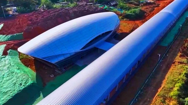 La technologie chinoise défiant l&rsquo;impossible : ce train à sustentation magnétique atteint 644 km/h en seulement 7 secondes et pourrait redéfinir le transport mondial