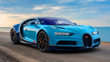 Illustration de Tyler Hoover avec une Bugatti Veyron