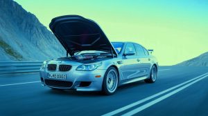 Illustration de la BMW M5 E60 avec son moteur V10 légendaire