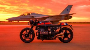 « Cette BMW K 100 Top Gun fait fantasmer toute une génération » : la moto iconique revient sur le devant de la scène et divise les passionnés Illustration de la BMW K 100 Top Gun personnalisée par Jerem Motorcycles.