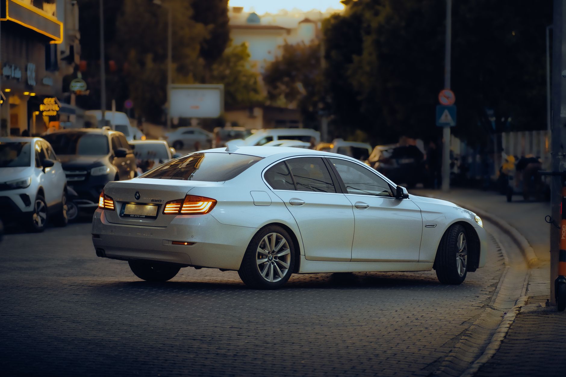 Les voitures BMW hybrides : avantages et inconvénients